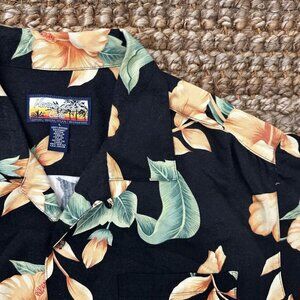 Mens Black Hibiscus Print Hawaiian Shirt Size Large Havana Jacks Cafe 100% Rayon